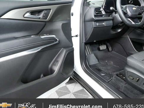 New 2026 Chevrolet Traverse LT w/ Driver Confidence Package AWD/4WD image 7