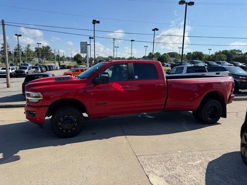Used 2024 RAM 3500 Laramie w/ Night Edition AWD/4WD image 9