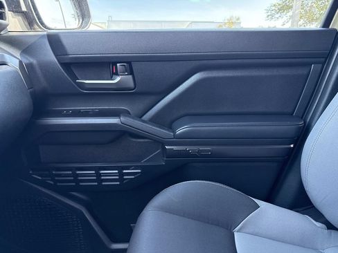 Used 2025 Toyota Tacoma TRD Sport AWD/4WD image 28