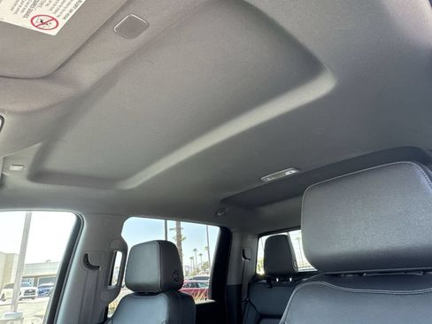 Used 2022 GMC Sierra 2500 SLT w/ SLT Premium Package AWD/4WD image 19
