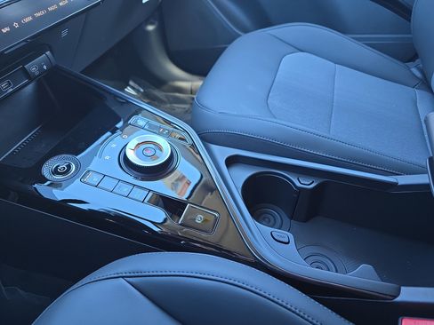 New 2025 Kia Niro Wind image 26