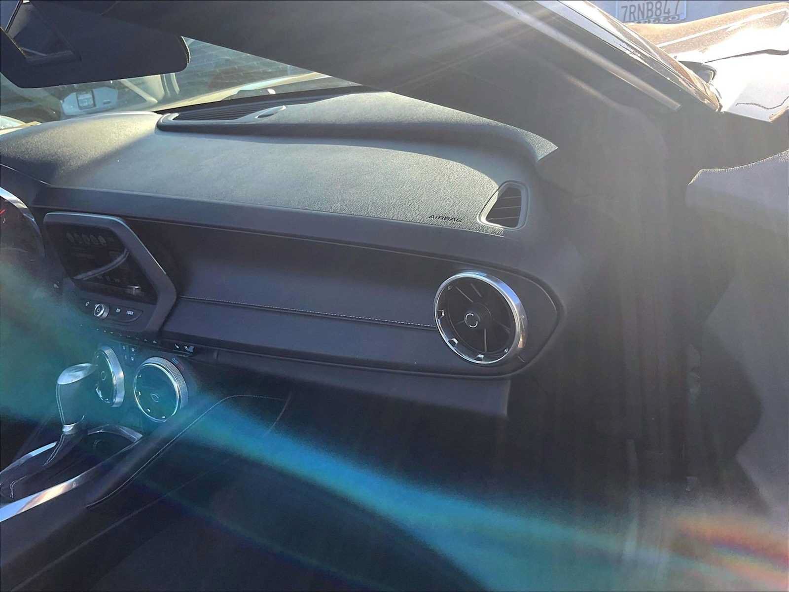 Used 2016 Chevrolet Camaro SS RWD image 16