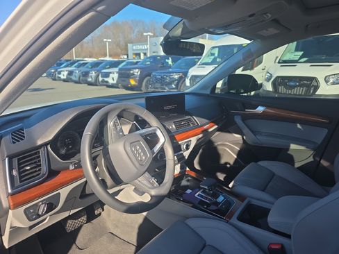 Used 2023 Audi Q5 e Premium Plus w/ Premium Plus Package image 30