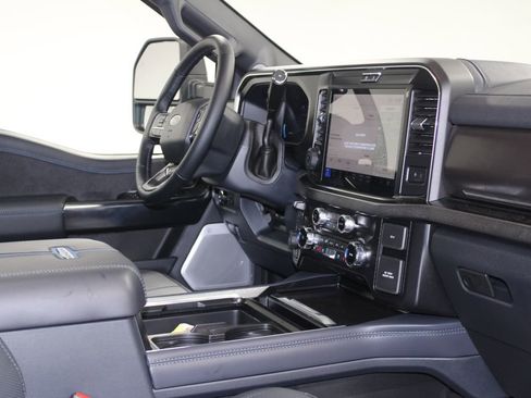 New 2026 Ford F250 Platinum image 32