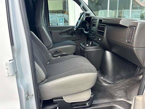 Used 2023 GMC Savana 2500 w/ Driver Convenience Package image 12