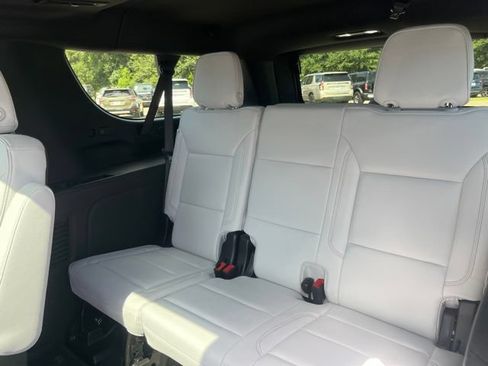 Used 2026 Chevrolet Suburban Premier w/ Sun And Tow Package RWD image 36