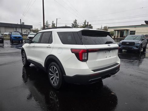 New 2026 Ford Explorer ST-Line image 7