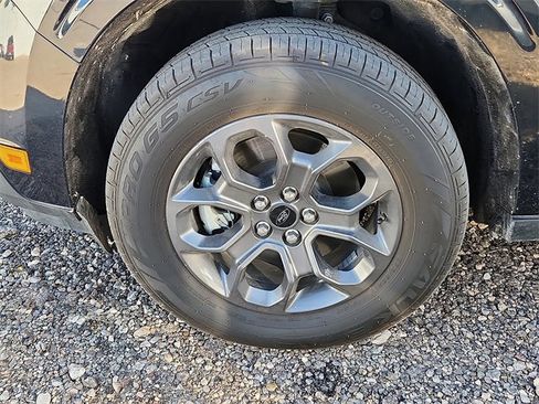 Used 2023 Ford Maverick XLT image 2