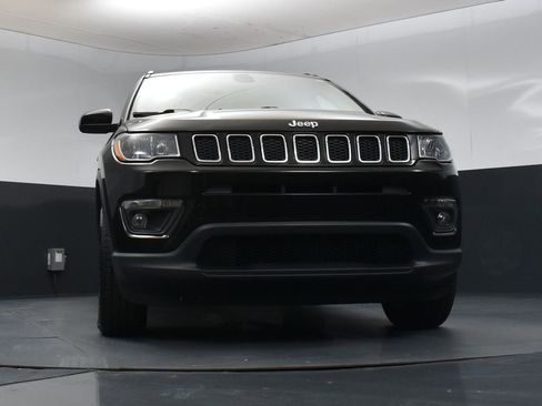 Used 2021 Jeep Compass Latitude w/ Convenience Group AWD/4WD image 29
