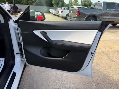 Used 2021 Tesla Model Y Performance AWD/4WD image 11