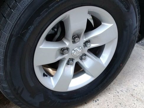 Used 2019 RAM 1500 Express image 25