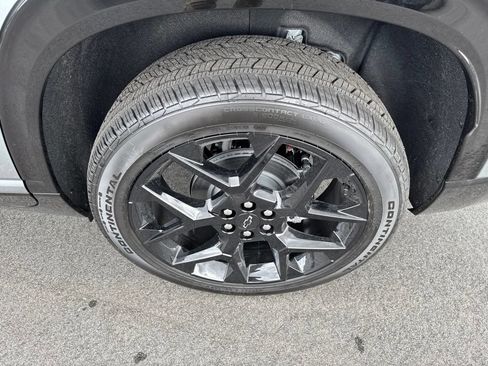 New 2026 Chevrolet Traverse RS w/ LPO, Floor Liner Package AWD/4WD image 14