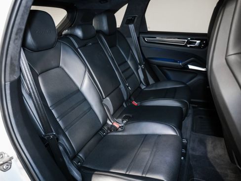 Used 2019 Porsche Cayenne Turbo image 26