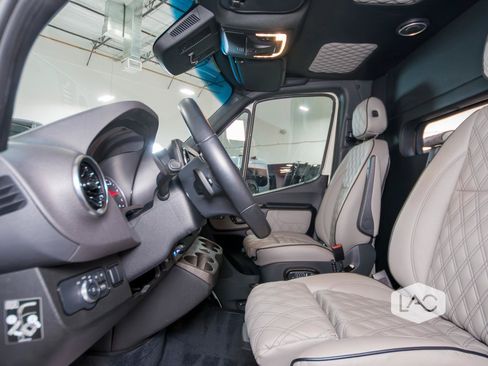 Used 2022 Mercedes-Benz Sprinter 3500 image 24
