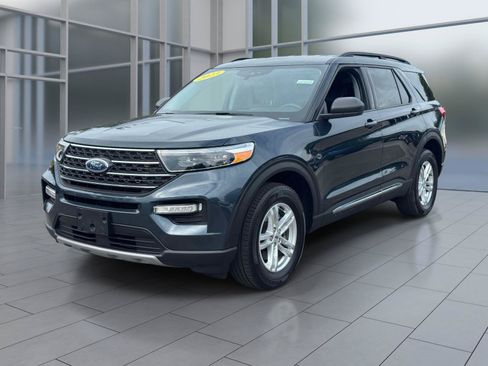 Certified 2023 Ford Explorer XLT w/ Equipment Group 202A AWD/4WD image 1