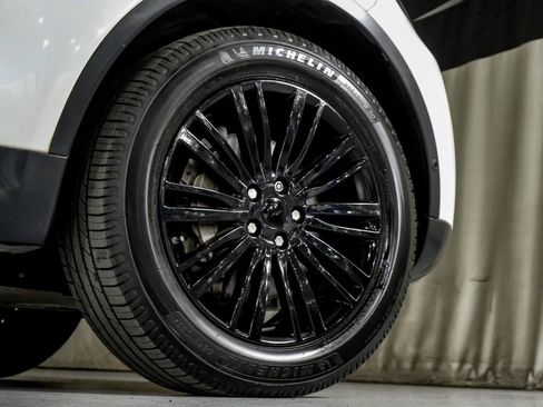 Used 2019 Land Rover Discovery HSE Luxury image 52