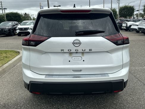New 2026 Nissan Rogue SV FWD image 8