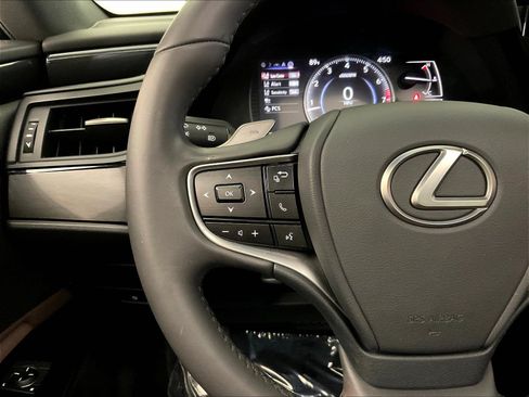 Used 2022 Lexus ES 350 w/ Accessory Package FWD image 11