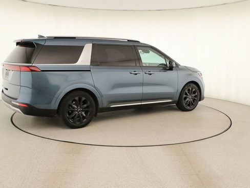 Used 2022 Kia Carnival SX FWD image 7