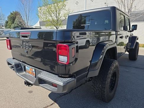Used 2022 Jeep Gladiator Sport image 7