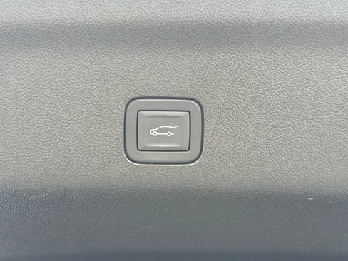 Used 2025 GMC Yukon Denali w/ Sun & Power Step Package AWD/4WD image 30