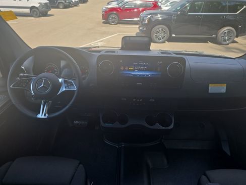 New 2025 Mercedes-Benz Sprinter 2500 image 12