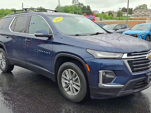 Certified 2023 Chevrolet Traverse LT image 2