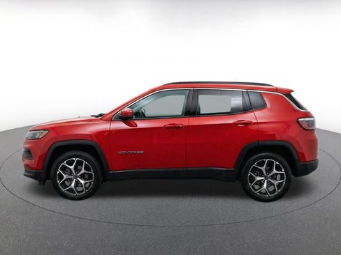 Used 2025 Jeep Compass Limited AWD/4WD image 4