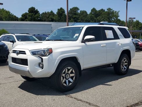 Used 2023 Toyota 4Runner TRD Off-Road Premium w/ Moonroof Package AWD/4WD image 3