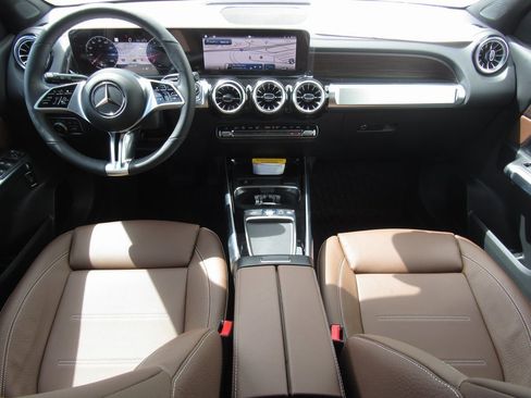New 2025 Mercedes-Benz GLB 250 4MATIC image 34