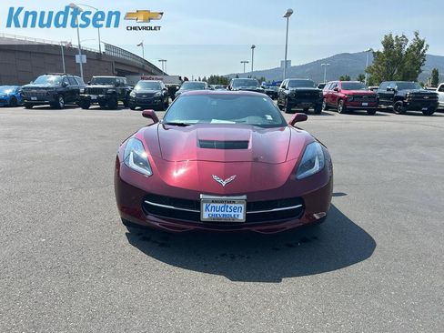 Used 2019 Chevrolet Corvette Stingray Coupe w/ 1LT RWD image 2