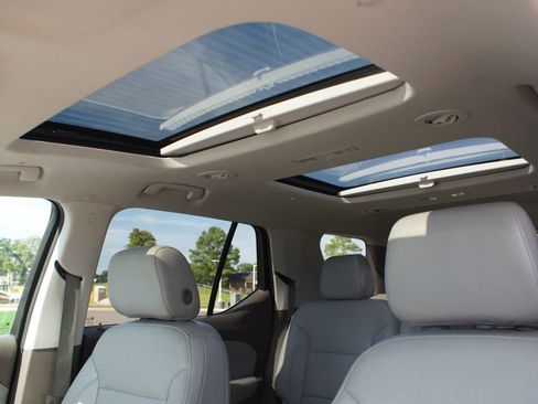 Used 2021 Chevrolet Traverse Premier image 6