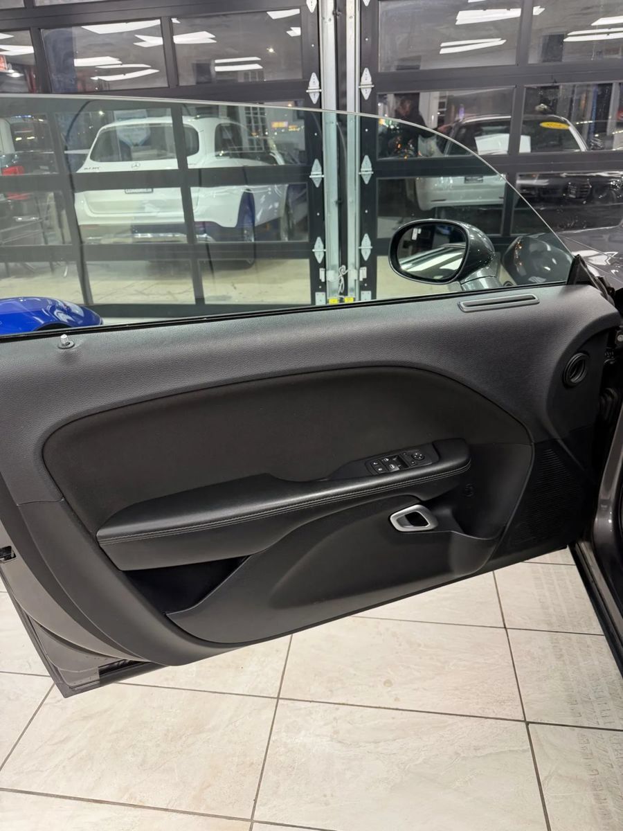Used 2016 Dodge Challenger SXT RWD image 16