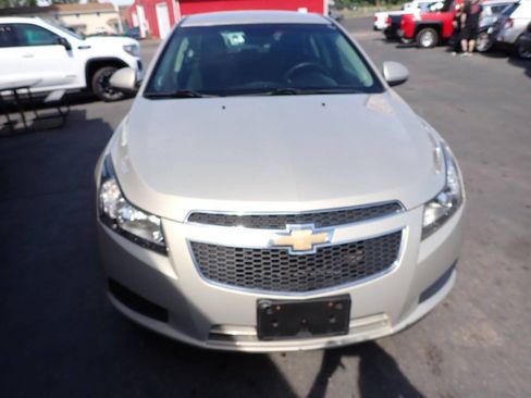 Used 2011 Chevrolet Cruze LT FWD image 2