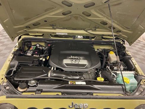 Used 2013 Jeep Wrangler Unlimited Sport AWD/4WD image 7