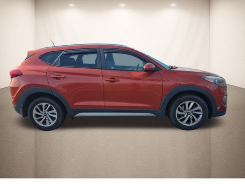 Used 2017 Hyundai Tucson SE image 3