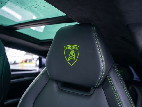 Used 2020 Lamborghini Urus AWD/4WD image 40