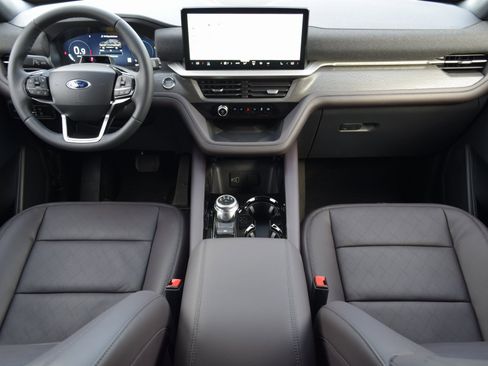 New 2026 Ford Explorer Platinum image 7