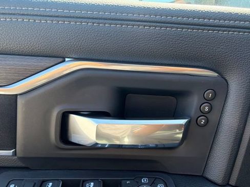 New 2026 RAM 2500 Laramie AWD/4WD image 13