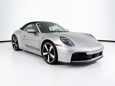 Certified 2025 Porsche 911 Carrera RWD image 7