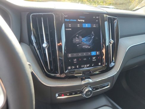 Certified 2025 Volvo XC60 T8 Plus w/ Protection Package Premier image 11