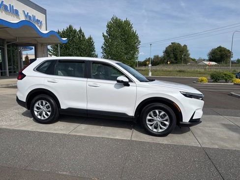 Used 2023 Honda CR-V LX image 3