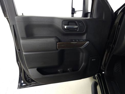 Used 2020 Chevrolet Silverado 1500 RST AWD/4WD image 14