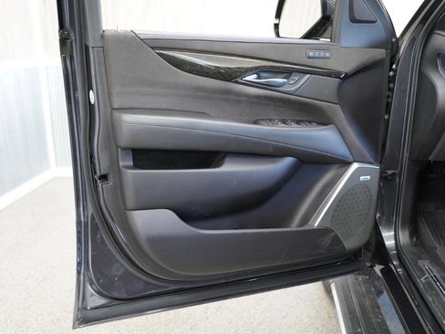 Used 2018 Cadillac Escalade Platinum image 28