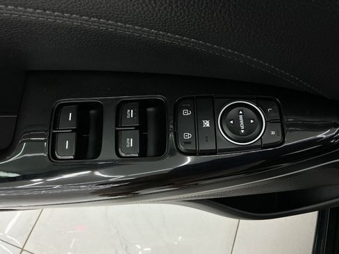 Used 2018 Kia Cadenza Premium FWD image 38