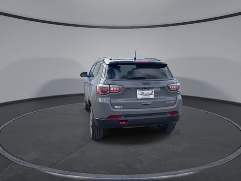 Used 2020 Jeep Compass Trailhawk image 7