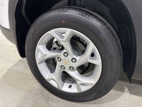 New 2026 Chevrolet Trax LS w/ LS Convenience Package FWD image 11