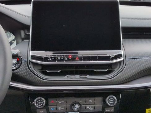 New 2026 Jeep Compass Latitude image 17