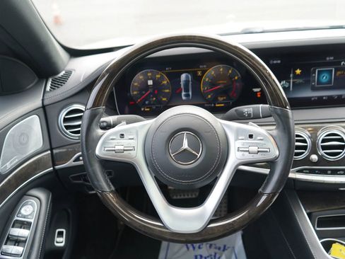 Used 2018 Mercedes-Benz S 560 Sedan image 17