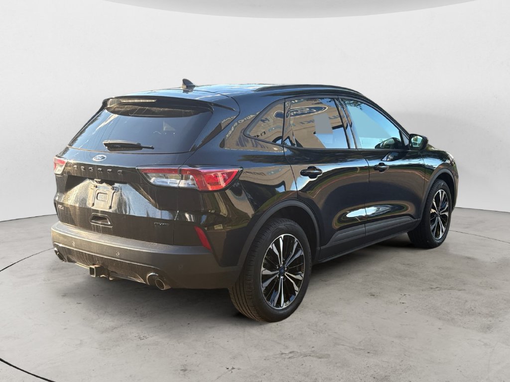 Certified 2022 Ford Escape SEL w/ SEL Stealth AWD Package image 5